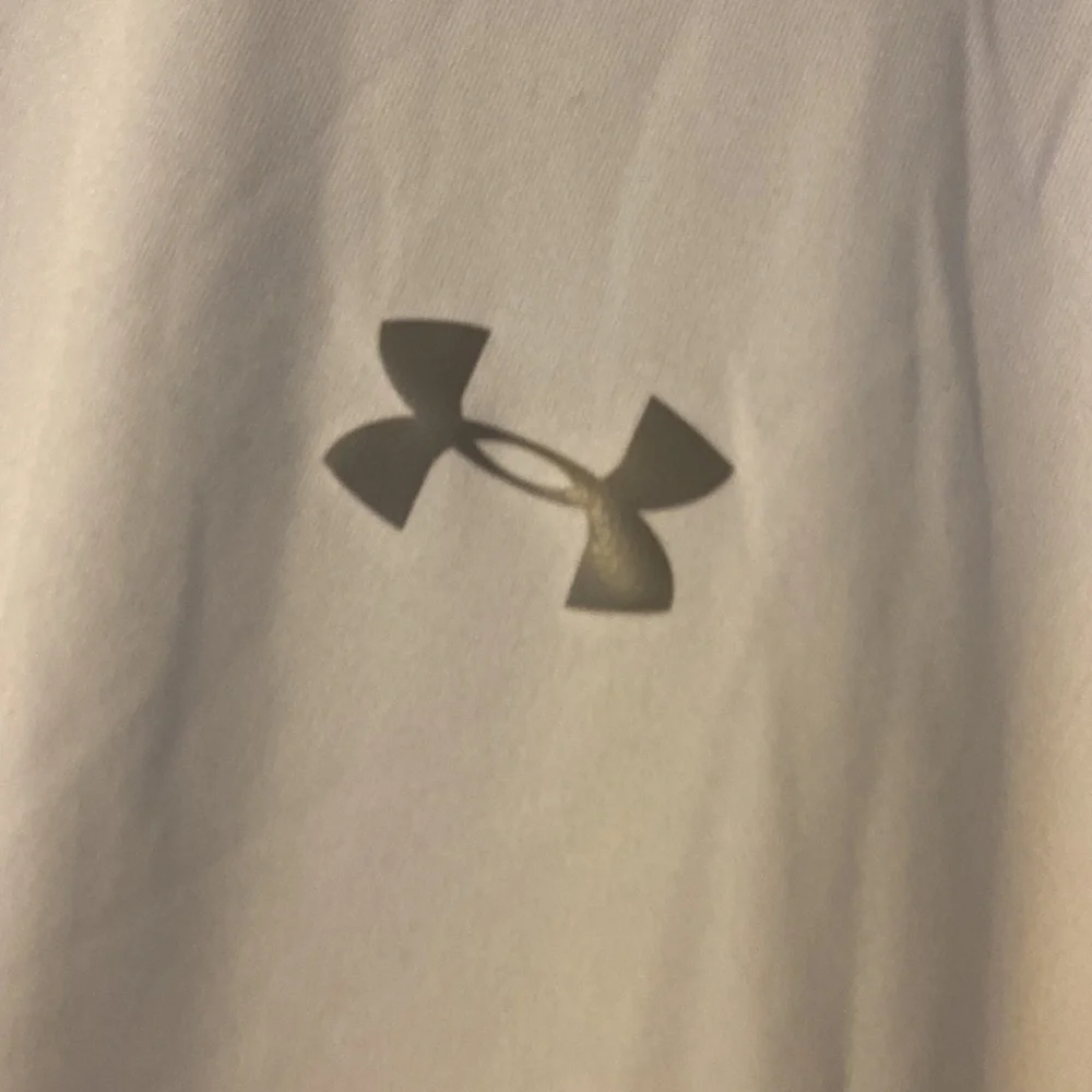 Under Armour mens tee; size Xl